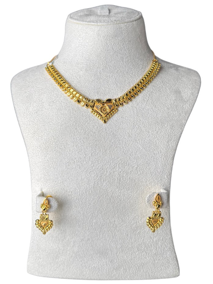 22K Gold Necklace & Ring & Earrings 9.15g