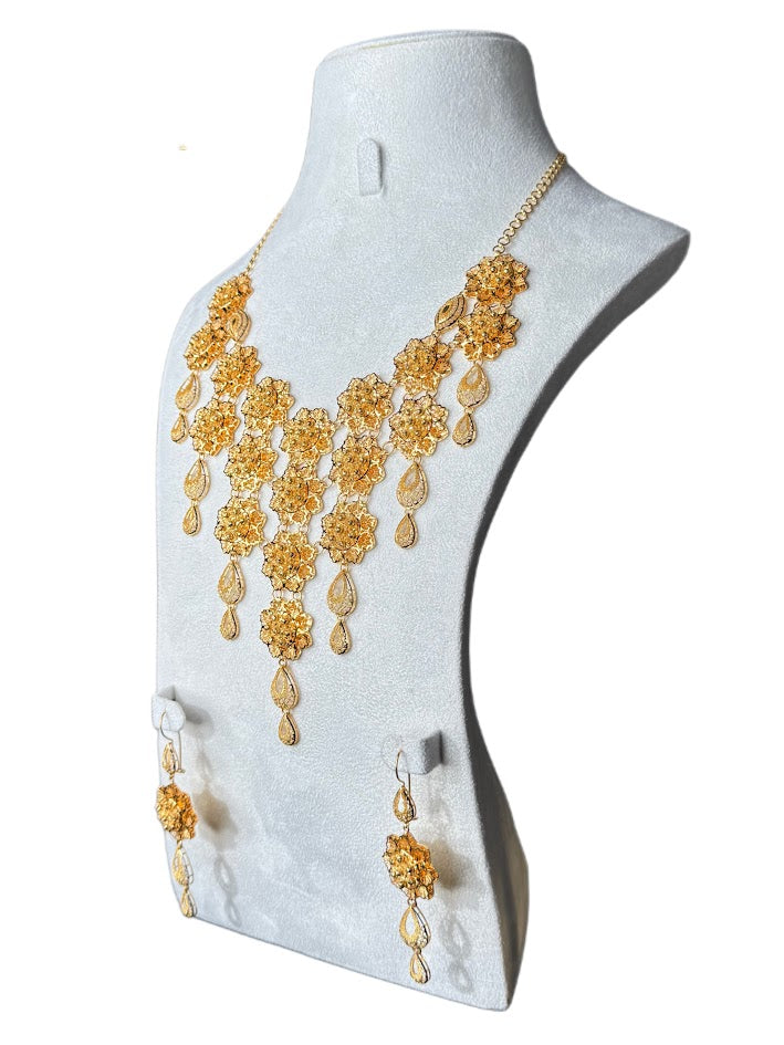 22K Gold Necklace & Earrings 97.17g