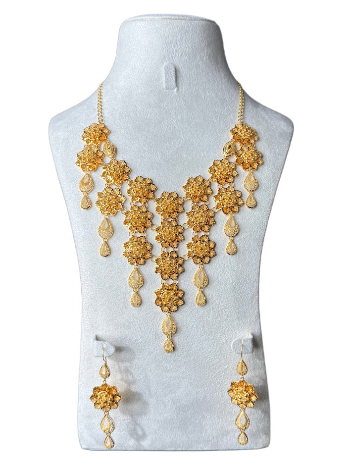 22K Gold Necklace & Earrings 97.17g