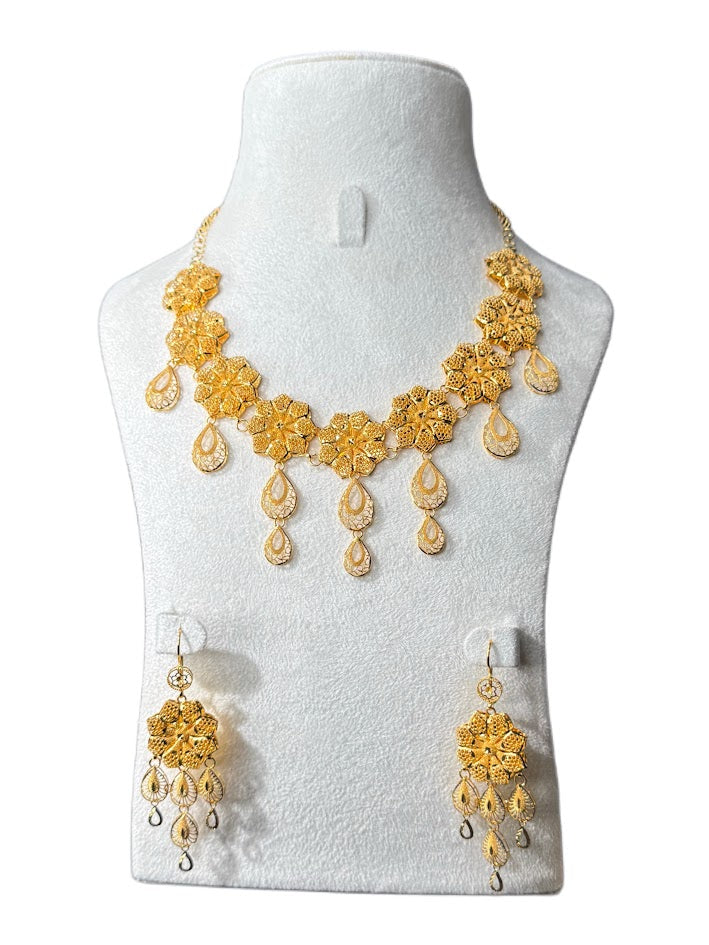 22K Gold Necklace & Earrings 53.84g