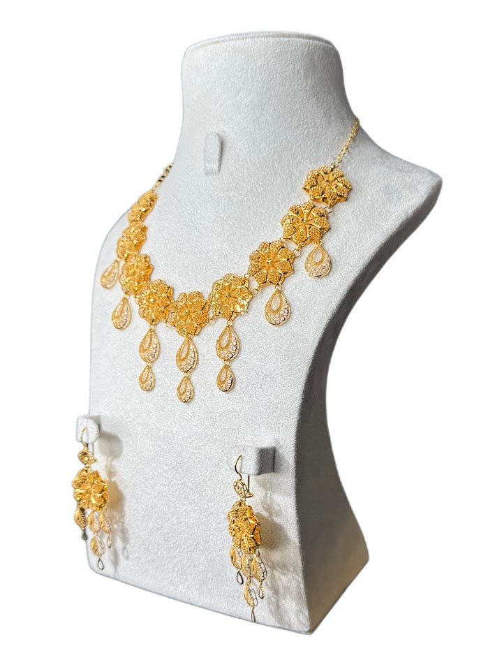 22K Gold Necklace & Earrings 53.84g