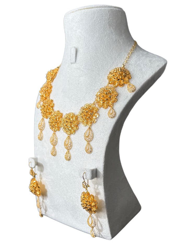 22K Gold Necklace & Earrings 76.42g