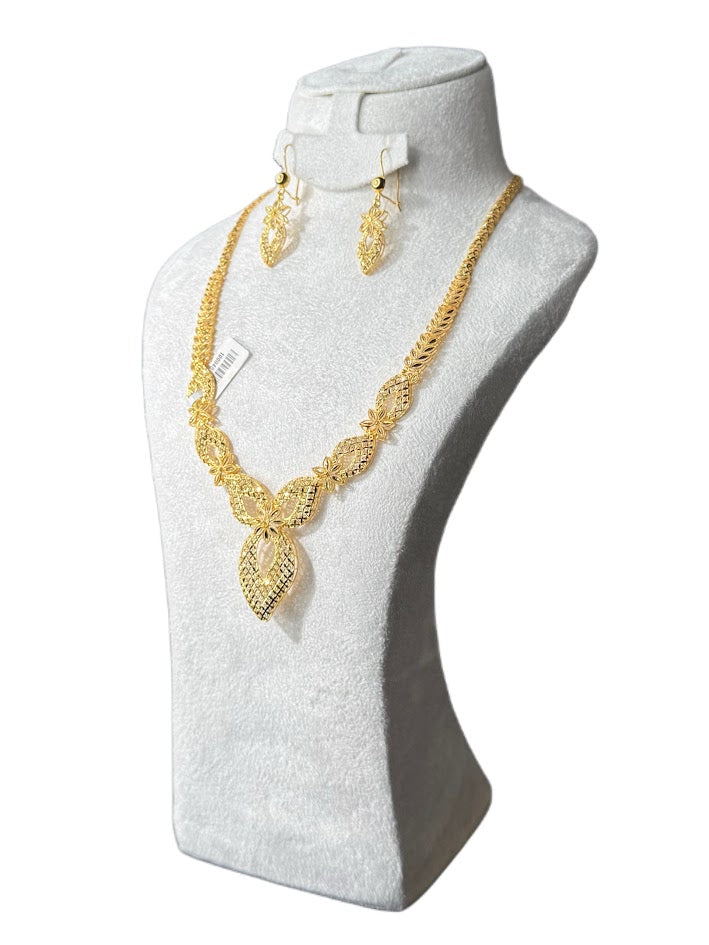 22K Gold Necklace & Ring & Earrings 25.04g