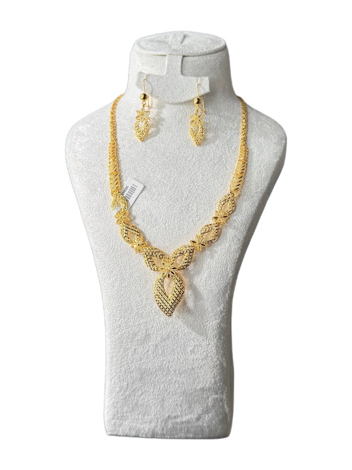 22K Gold Necklace & Ring & Earrings 25.04g