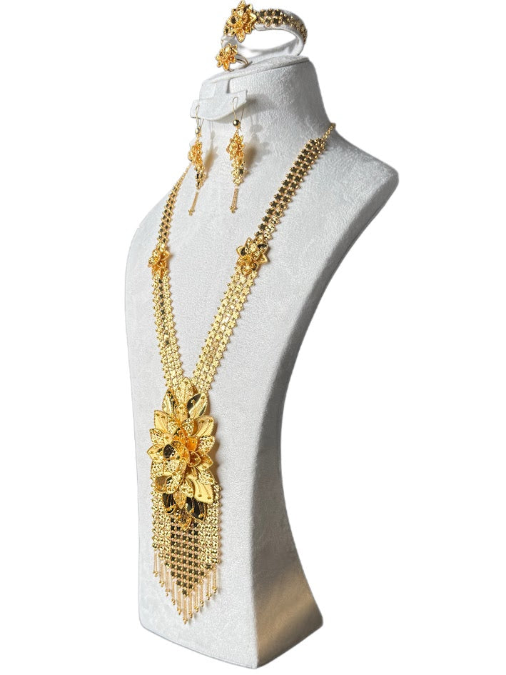 21K Gold Necklace & Ring & Earrings 128.3g