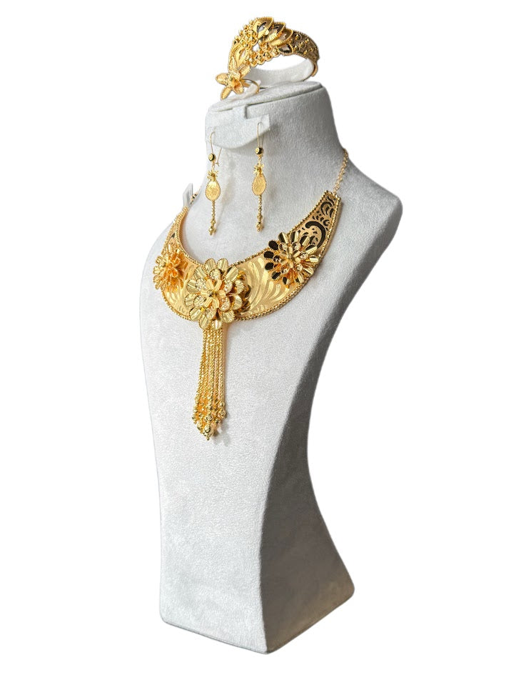 21K Gold Necklace & Ring & Earrings 124.97g