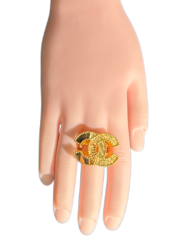21K Gold Ring 7.04g