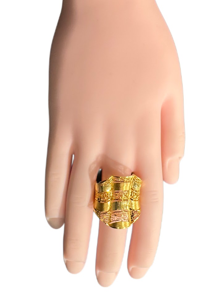 21K Gold Ring 5.94g