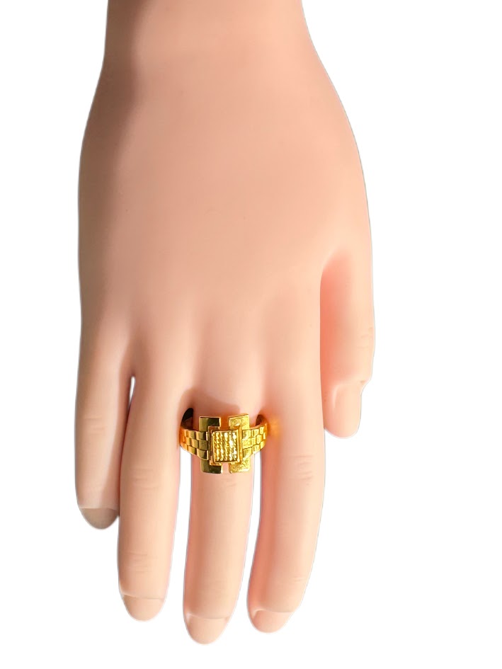 21K Gold Ring 3.93g