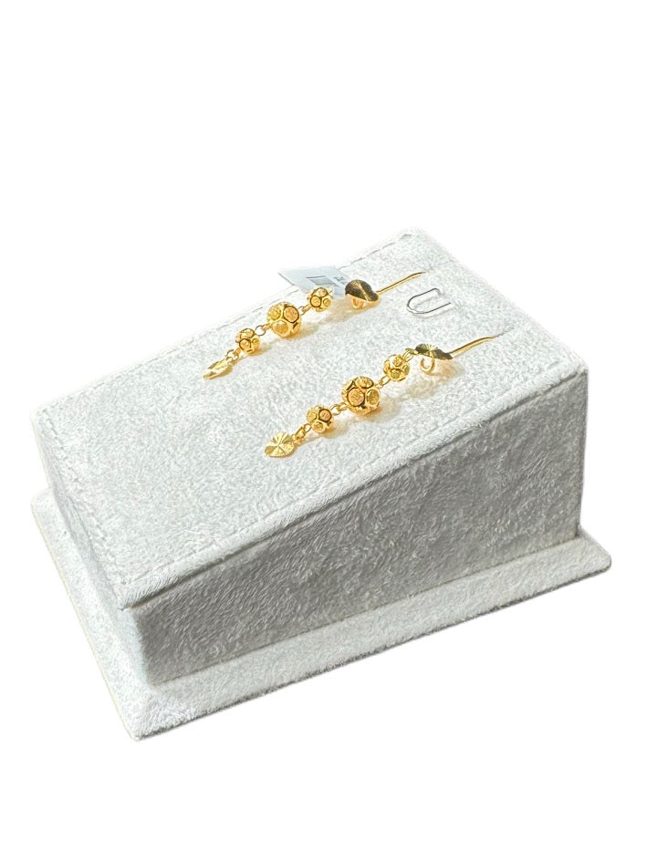 22K Gold Earrings 5.6g