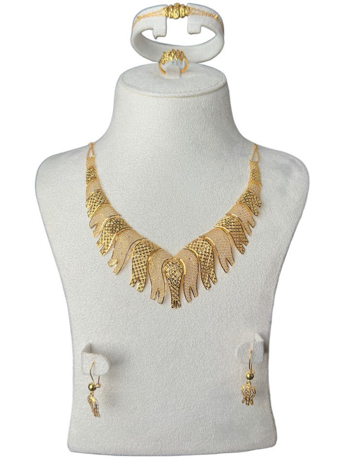 22K Gold Necklace & Ring & Earrings 23.87g