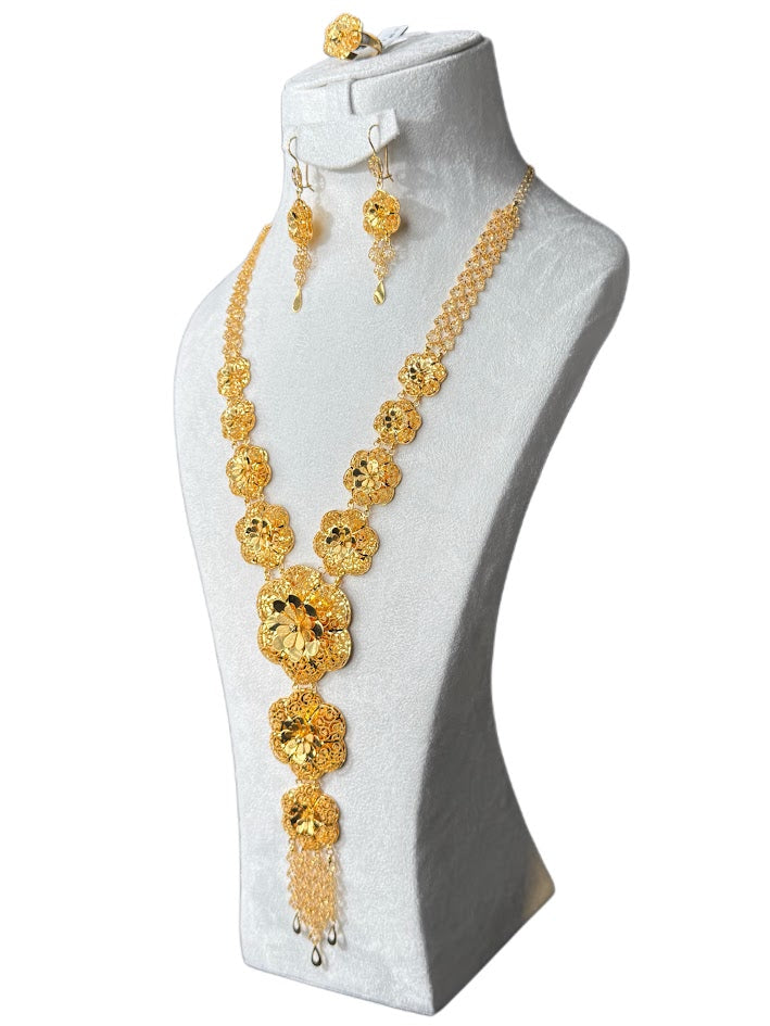 22K Gold Necklace & Ring & Earrings 81.36g