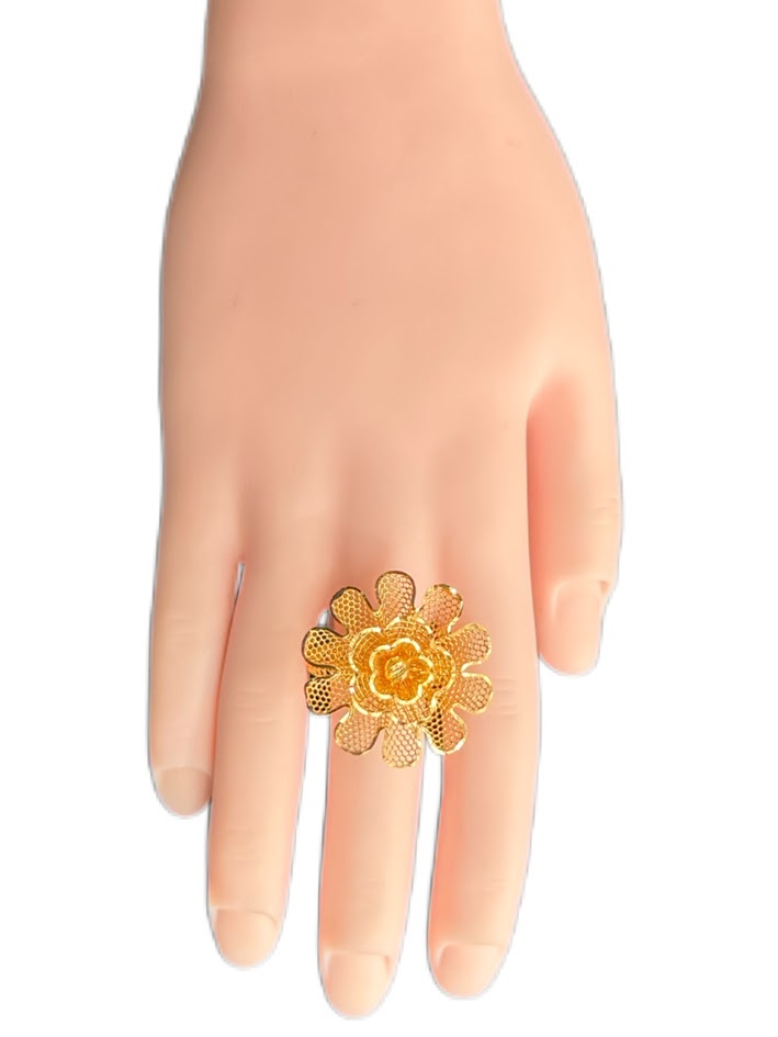 21K Gold Ring 4.9g