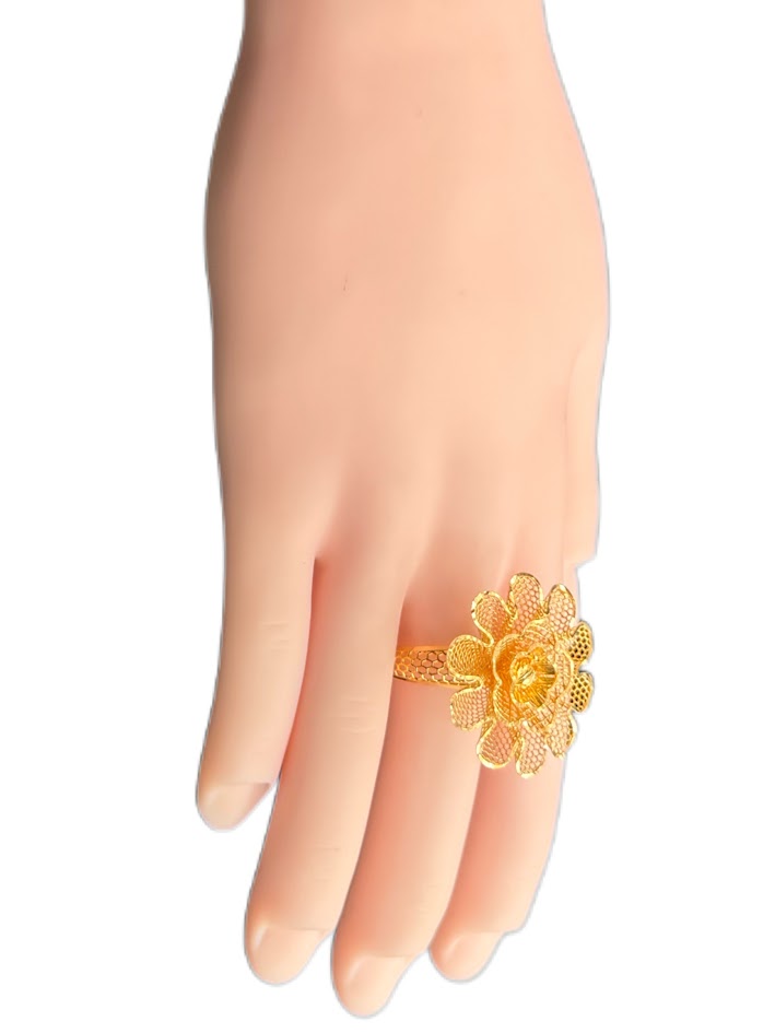 21K Gold Ring 4.9g