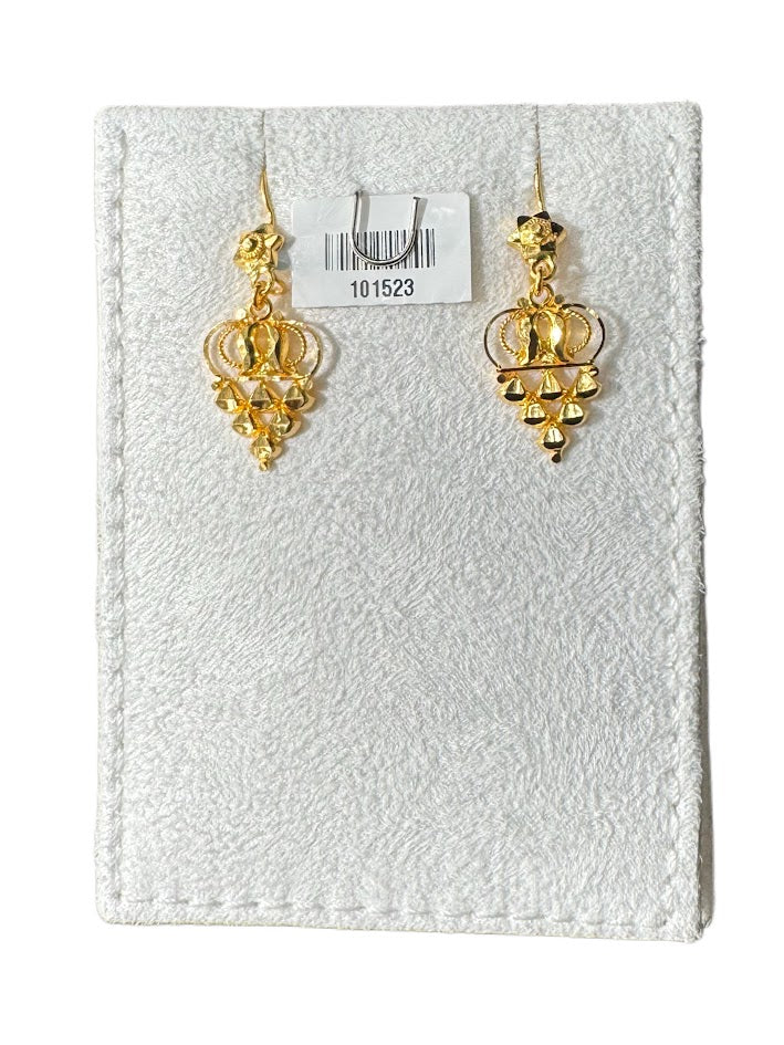 22K Gold Earrings 3.44g