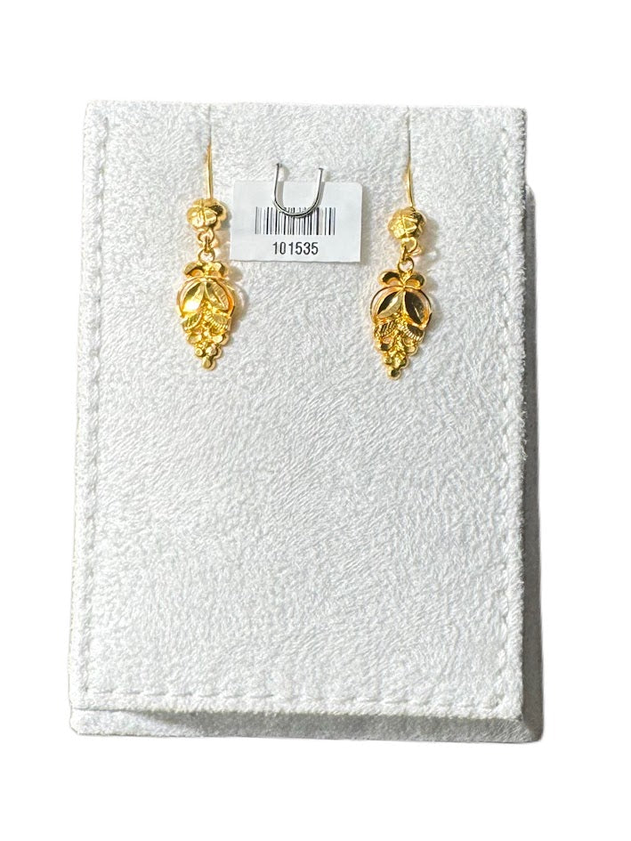 22K Gold Earrings 2.84g