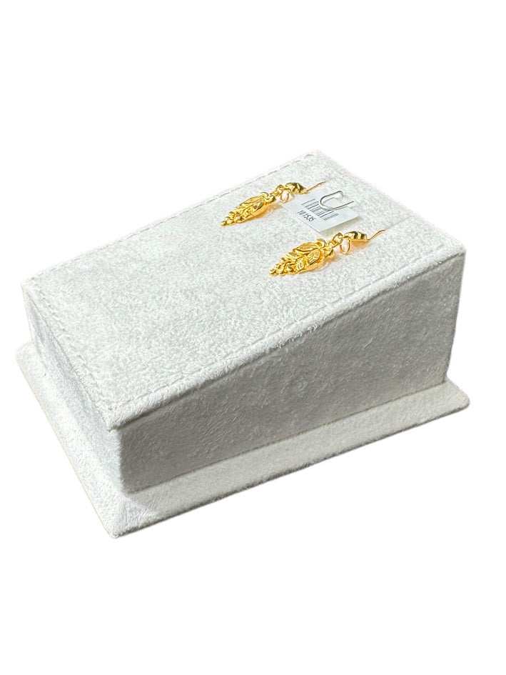 22K Gold Earrings 2.84g