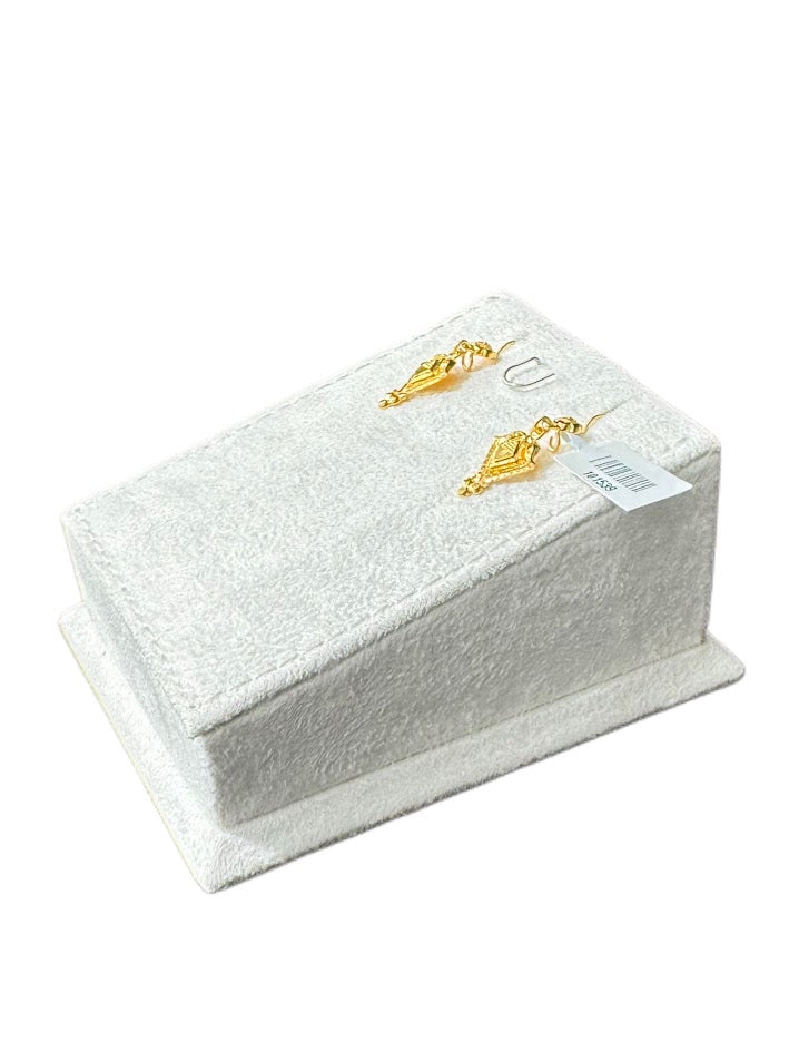 22K Gold Earrings 2.69g