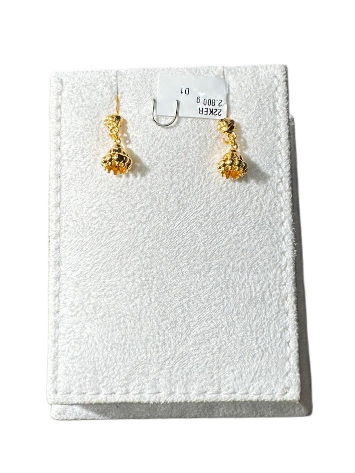 22K Gold Earrings 2.8g