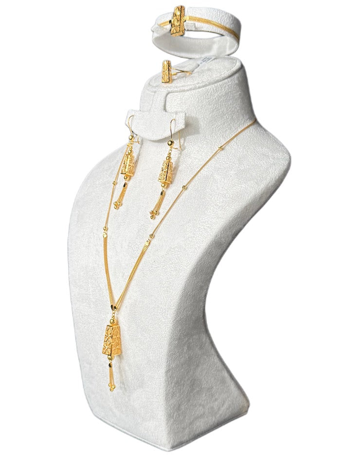 22K Gold Necklace & Ring & Earrings ,Bracelet 18.75g