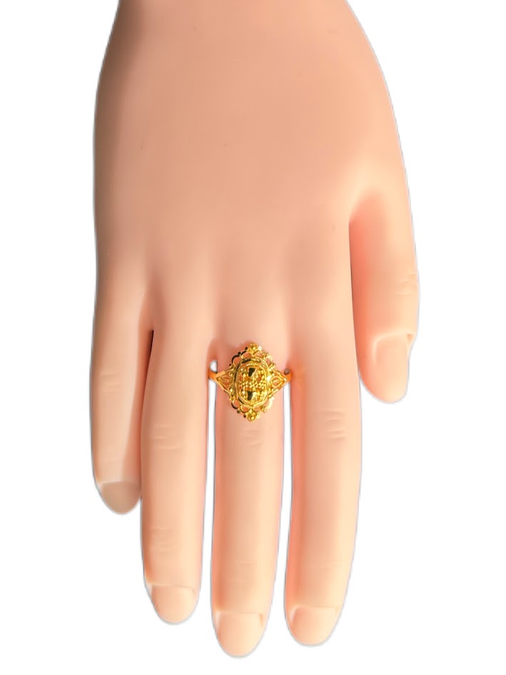 22K Gold Ring 2.21g