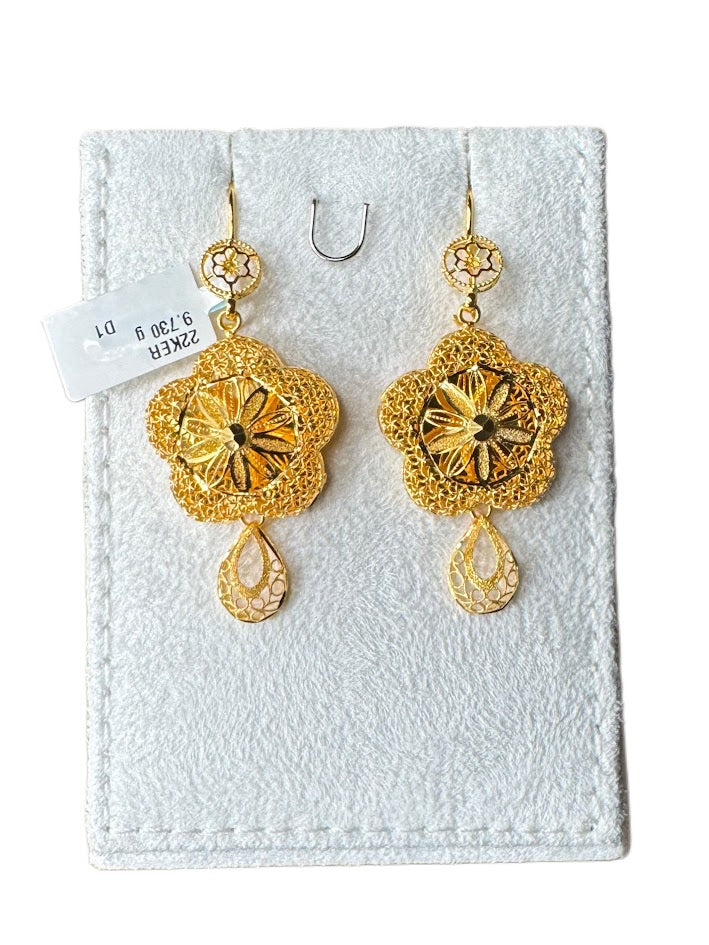 22K Gold Earrings 9.73g