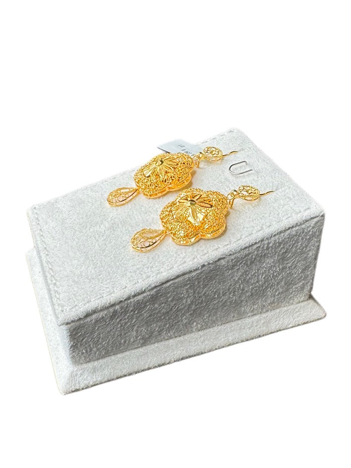 22K Gold Earrings 9.73g