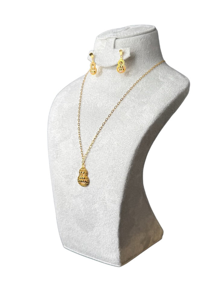22K Gold Necklace & Earrings 10.75g