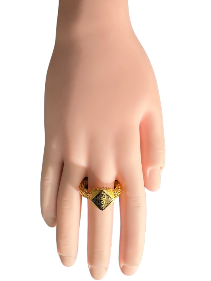 21K Gold Ring 2.84g