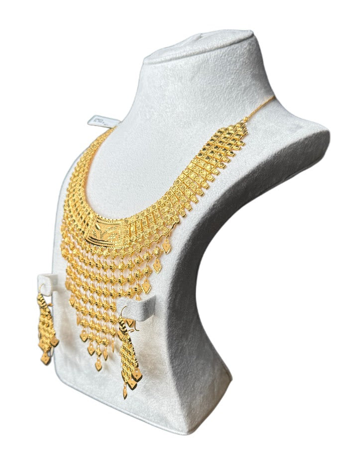 22K Gold Necklace & Ring & Earrings 34.7g