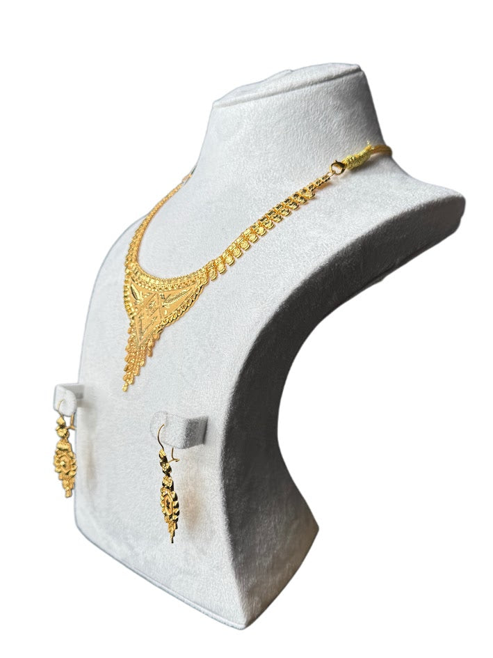 22K Gold Necklace & Ring & Earrings 15.16g