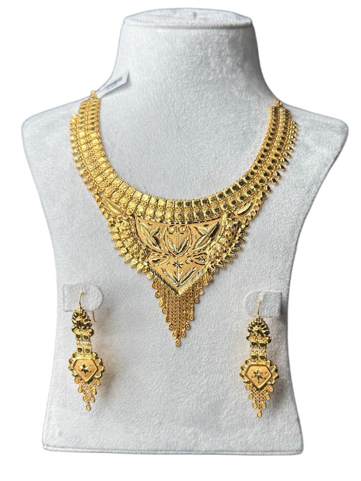 22K Gold Necklace &Earrings 25.99g