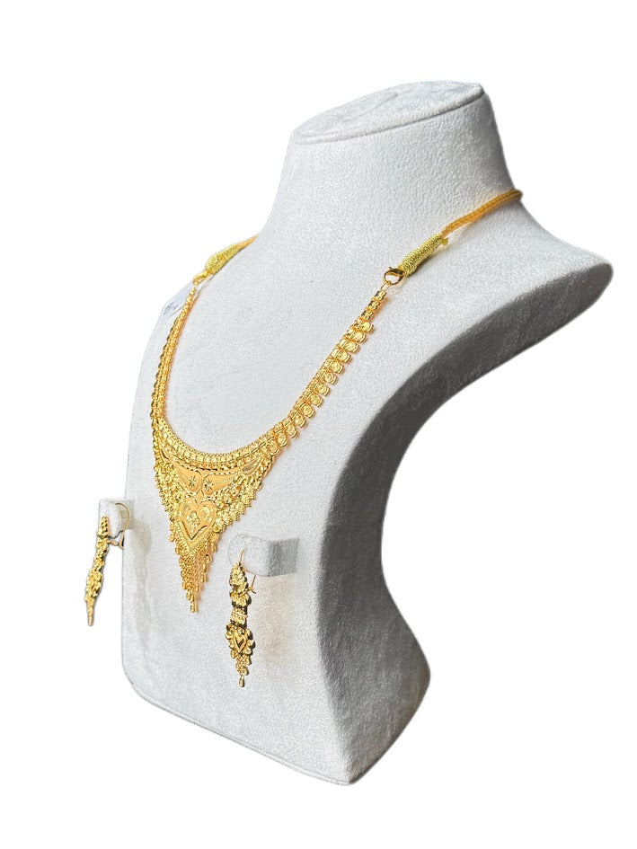 22K Gold Necklace & Ring & Earrings 18.37g