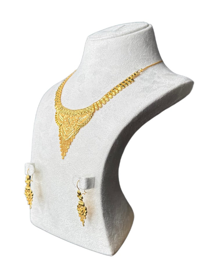 22K Gold Necklace & Ring & Earrings 14.93g