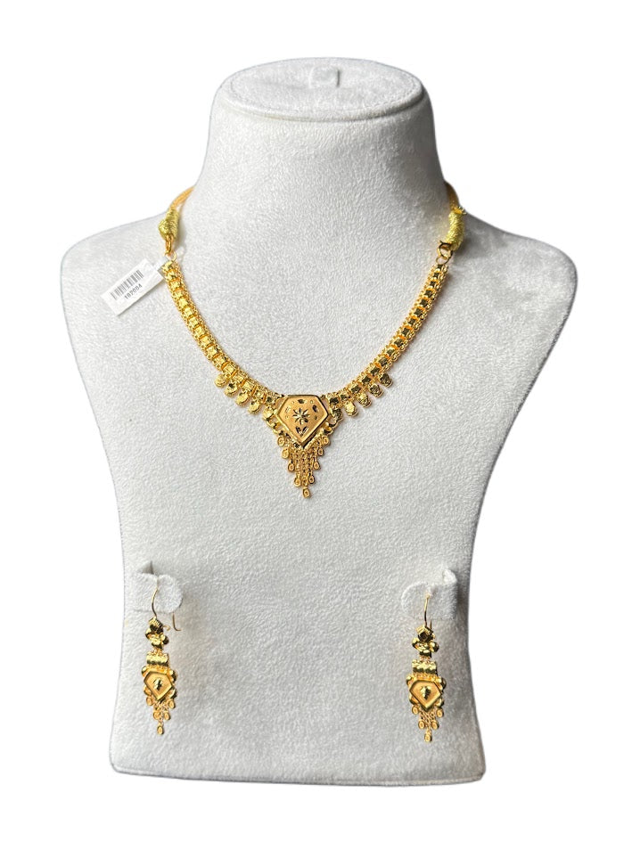 22K Gold Necklace & Ring & Earrings 9.13g