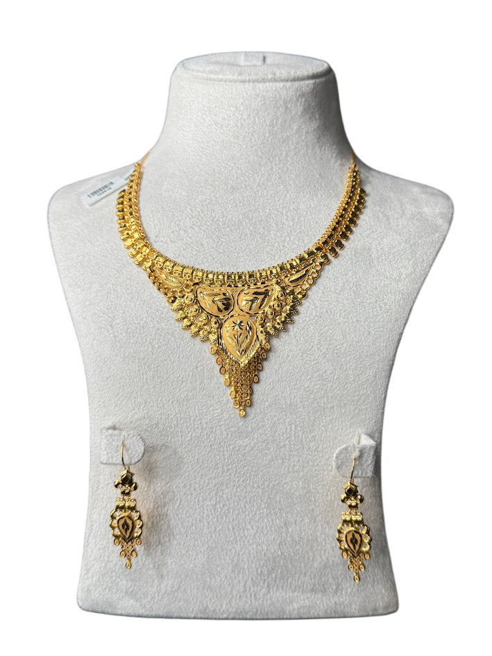 22K Gold Necklace & Earrings 15.96g