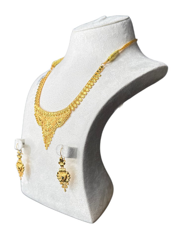 22K Gold Necklace & Earrings 13.94g