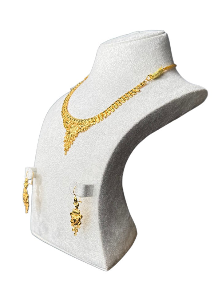 22K Gold Necklace & Earrings 12.01g