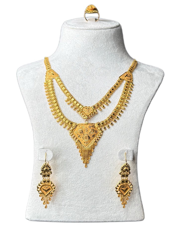 22K Gold Necklace & Ring & Earrings 30.04g