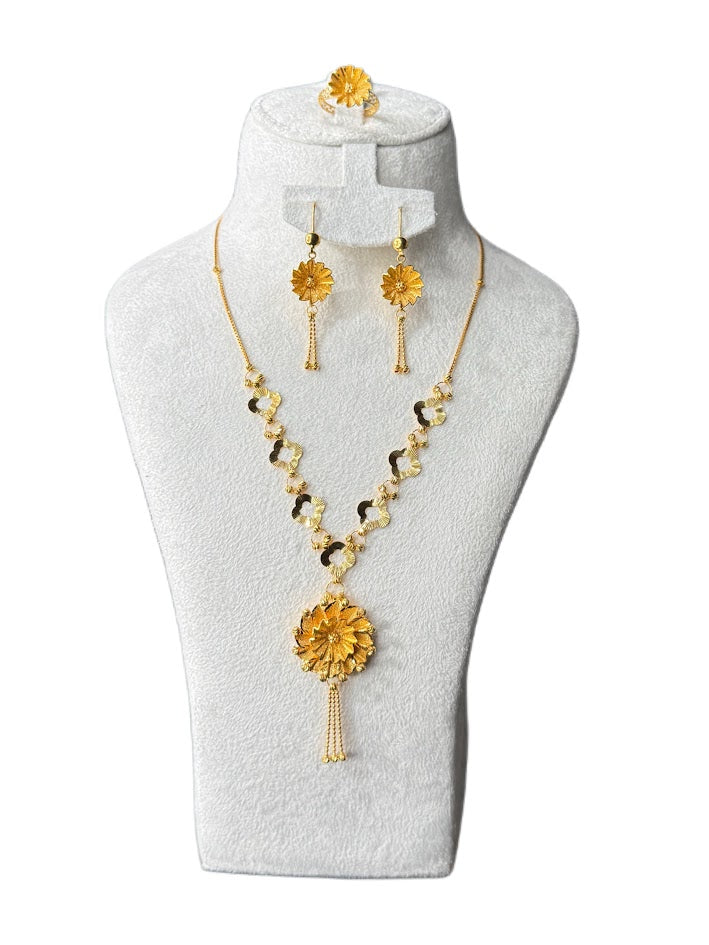 22K Gold Necklace & Ring & Earrings 21.86g