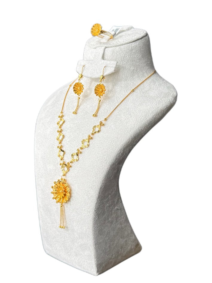 22K Gold Necklace & Ring & Earrings 21.86g