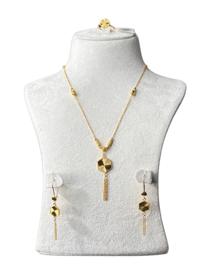 22K Gold Necklace & Ring & Earrings 16.23g