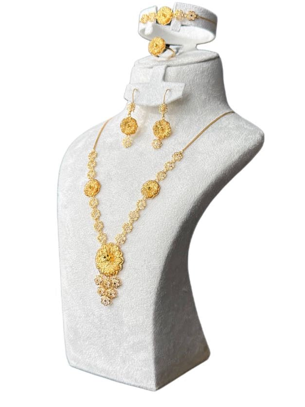 22K Gold Necklace & Ring & Earrings 23.9g