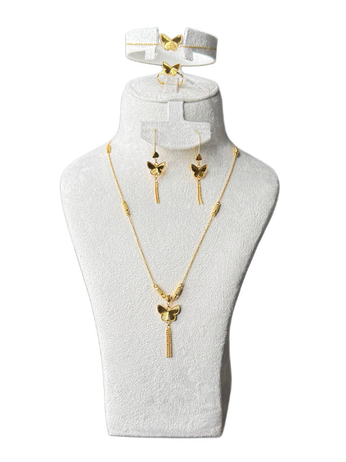 22K Gold Necklace & Ring & Earrings 18.96g