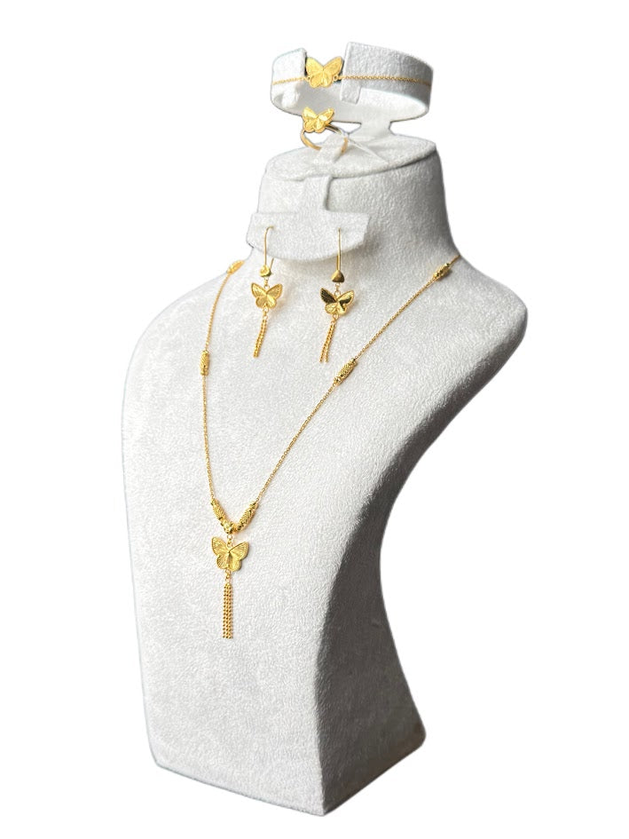 22K Gold Necklace & Ring & Earrings 18.96g