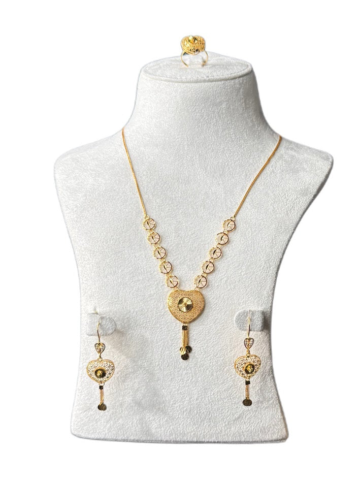 22K Gold Necklace & Ring & Earrings 15.6g