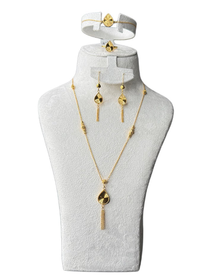 22K Gold Necklace, Ring & Earrings 21.01g