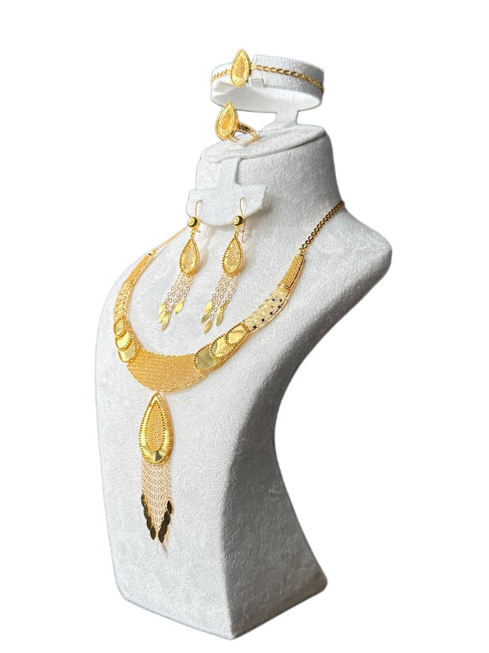 22K Gold Necklace & Ring & Earrings 38.14g