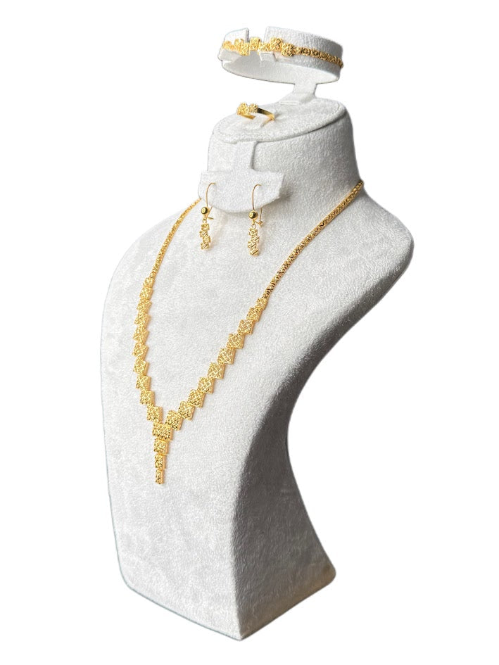 22K Gold Necklace & Ring & Earrings, Bracelet 25.68g