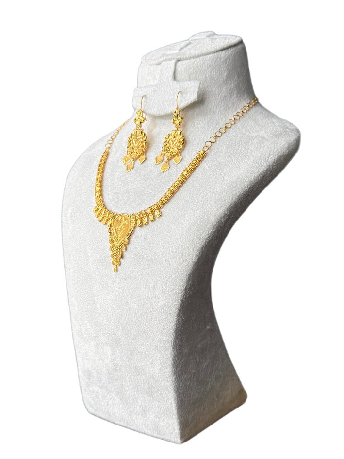 22K Gold Necklace & Ring & Earrings 13.51g